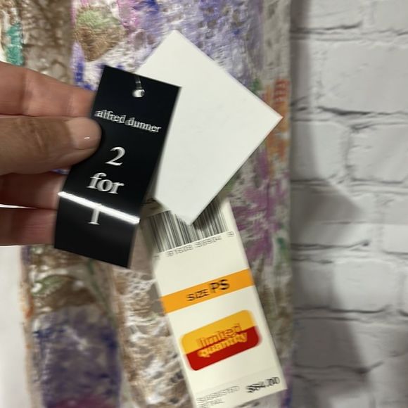 Delicate Floral Open Front Blouse W/ Attached Tank and Jeweled Necklace Ensemble - Picture 9 of 14